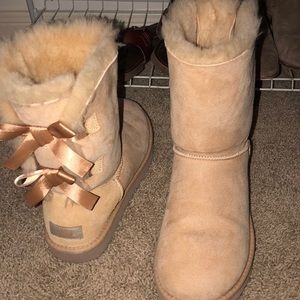 Light brown uggs with bows Clearance